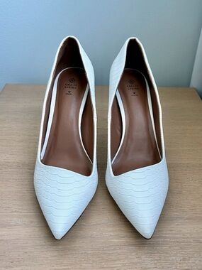 CALL IT SPRING White Pointed-Toe High Heel Pumps - Size 8.5